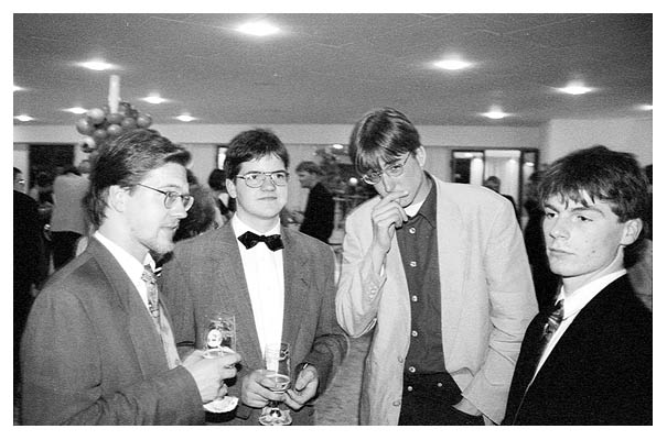 Alf, Olli, Flo, Benni. 1995 auf dem Abiball.