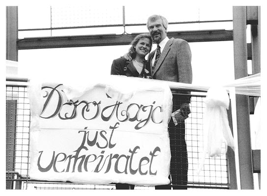 Auf dem Rathausturm: Dorothee Klose-Lehmann und Hajo Lehmann. 1996.
