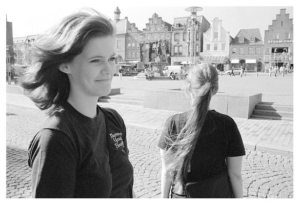 Anna und Stefanie. 2005.