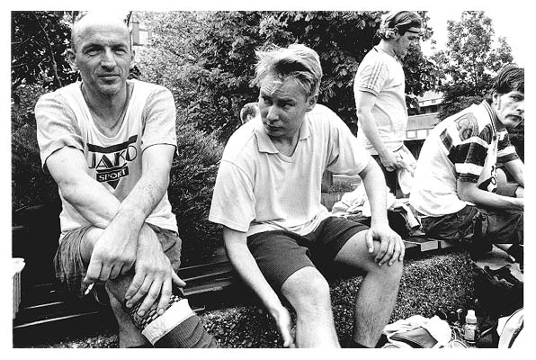 Auch das zweite Spiel ging baden. Dirk, Axel, Ove, Arne. 2002.